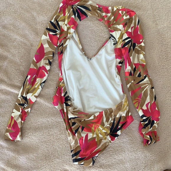 Billabong backless surf suit - Picture 2 of 2